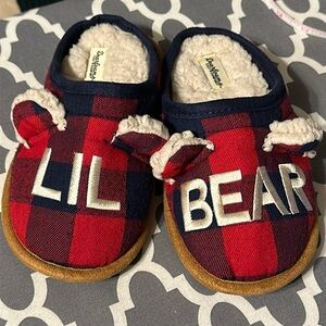 KIDS DEARFOAMS “LIL BEAR” UNISEX SLIPPERS. Size 11-12. Blue & Red plaid. VG/EUC.